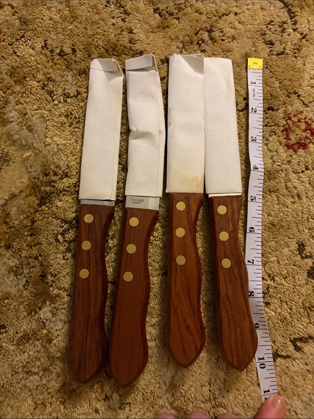 4 Wood-Handled Steak Knife Set traditional classic stainless steel NEW